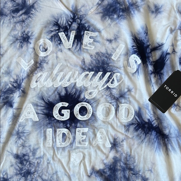 💙🤍Torrid Tie-Dye Hoodie – Plus Size 1X – New with Tags - Picture 2 of 5